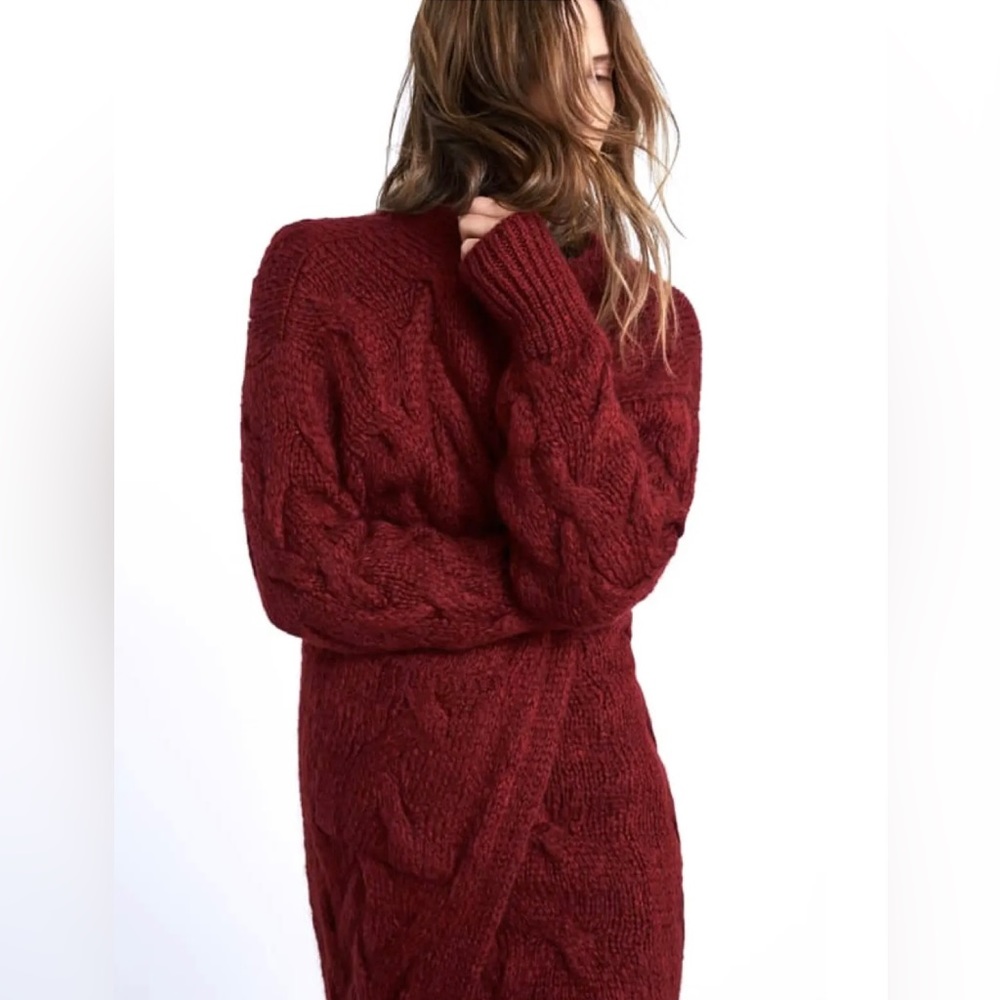 Zara Womens Small Burgundy Wool Mohair Blend Chuncky Knit Cardigan Sweater NWOT!